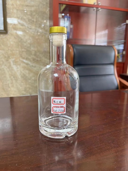 晶白玻璃酒瓶廠(chǎng)家